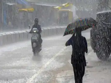 Heavy Rain Causes Chaos in Tamil Nadu and Bengaluru